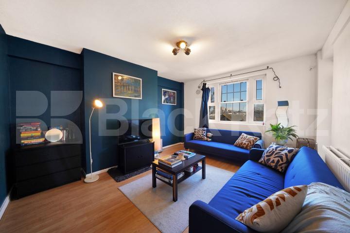 Superbly located Mid-Century development  Doddington Grove, Kennington